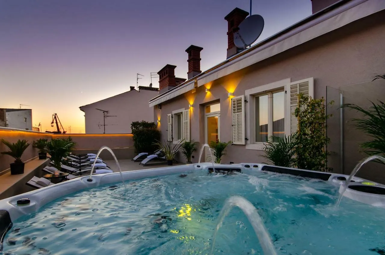Villa Brandestini Pula 4*,