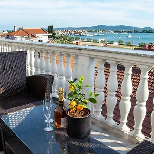 https://rooms-bepo.hotelinzadar.com