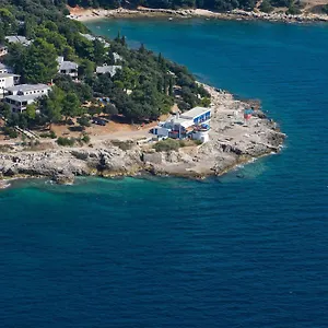Resort Horizont, Pola